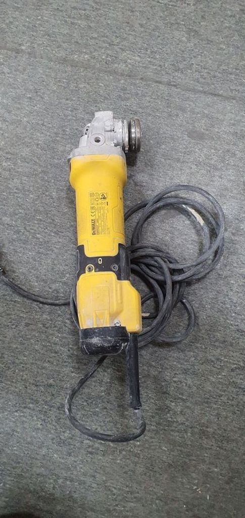 Дешево Dewalt DWE4257 з ломбарду