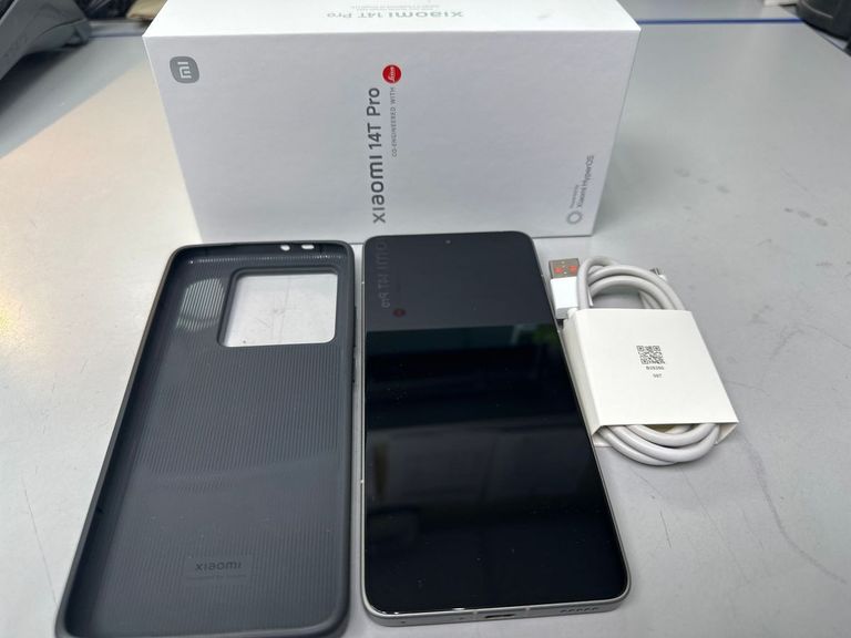 Купити Xiaomi 14t pro 12/512gb Б/У