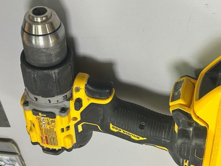 Dewalt dcd805 + 1акб 20v 6ah + зп Код:01-200919955. Изображение 7