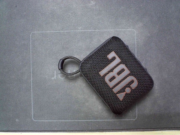 Купить Jbl go 4 Б/У