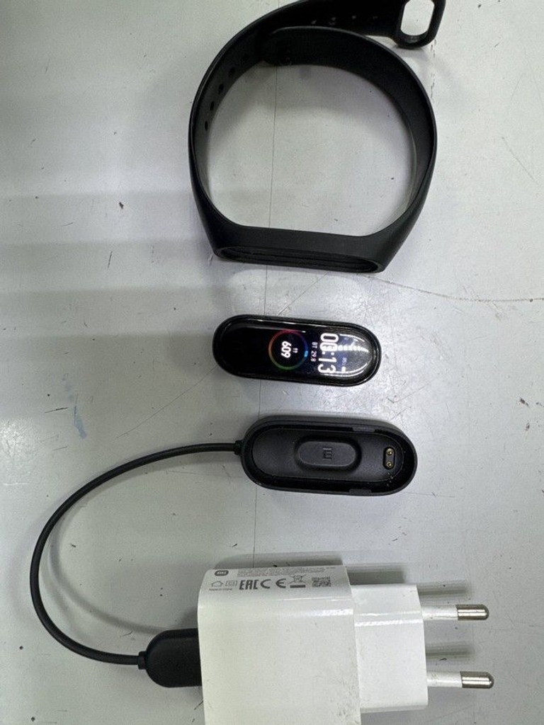 Купить Xiaomi Mi Smart Band 4 Black Б/У