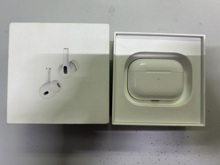 Дешиво Apple airpods pro 2nd generation with magsafe charging case usb-c с ломбарда