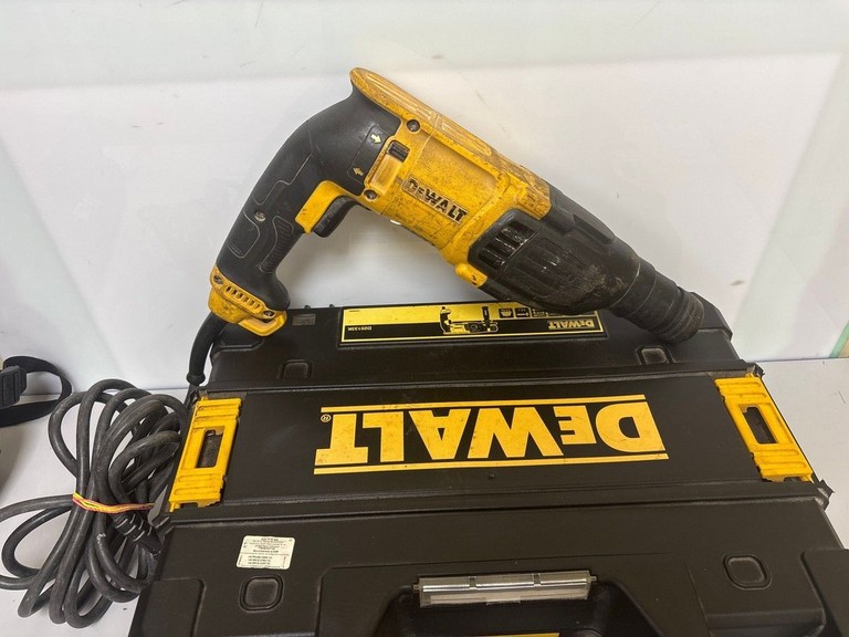 Купить Dewalt d25133qs Б/У