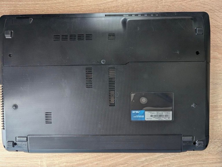 Asus 15,6" Core i5-2430M Код:null. Изображение 5