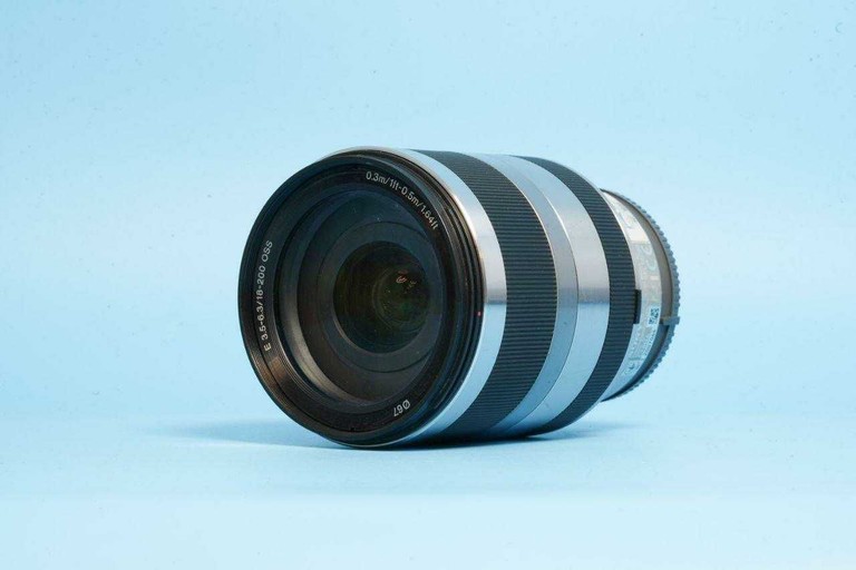 Объявление Sony 18-200mm f/3.5-6.3 OSS Б/У