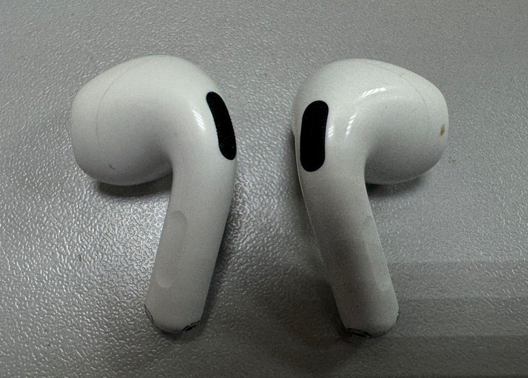 Дешево Apple airpods 4 з ломбарду