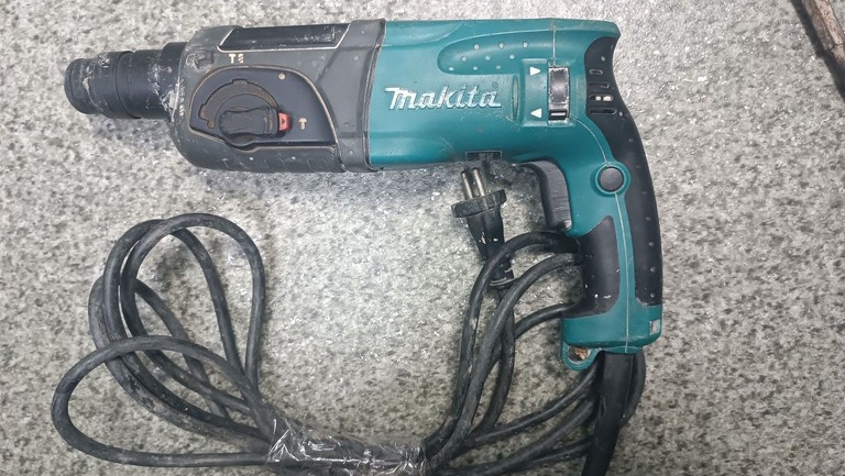 Дешево Makita HR2470 з ломбарду