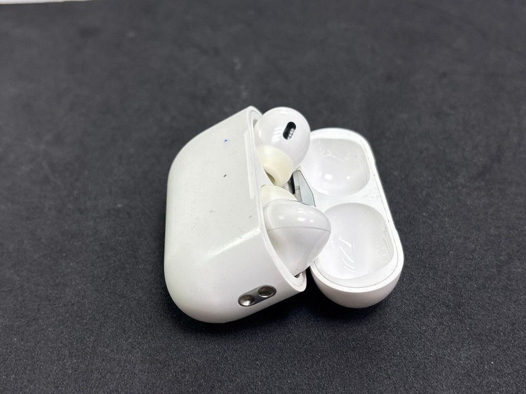 Купити Apple airpods pro 2nd generation magsafe Б/У