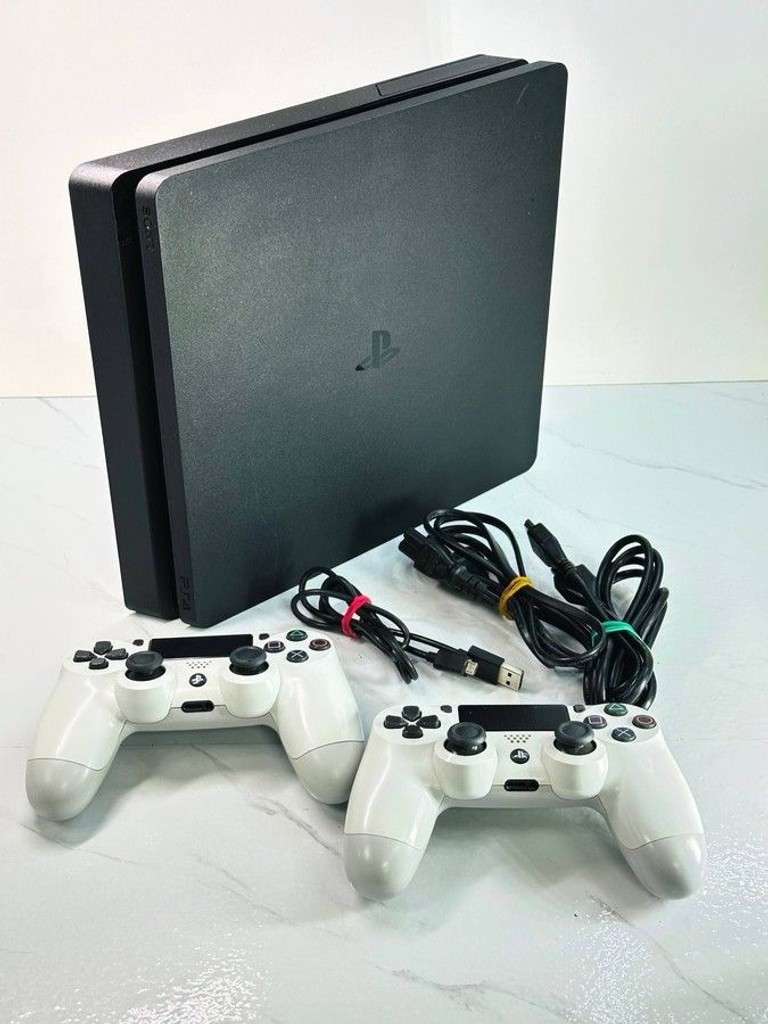 Купить  Sony PlayStation 4 Slim 1TB Black Б/У