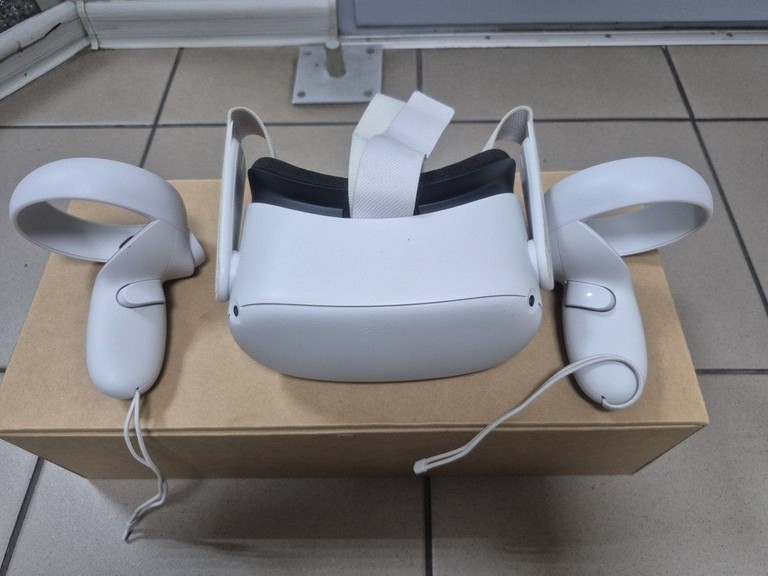 Дешево Oculus Quest 2 256 GB з ломбарду