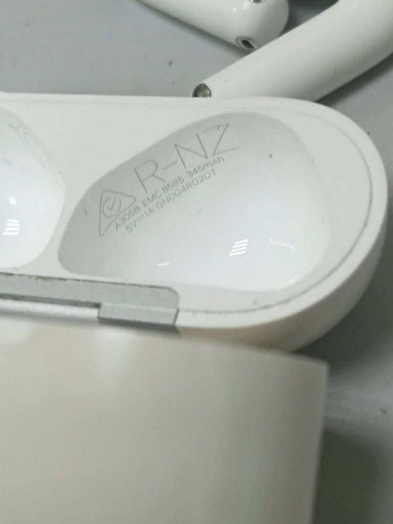 Дешево Apple airpods 4 з ломбарду