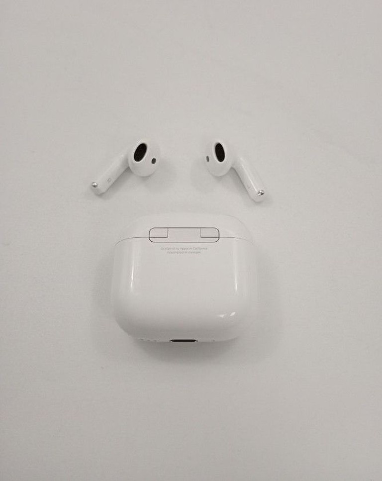 Apple airpods 4 with active noise cancellation Код:01-201075616. Изображение 6