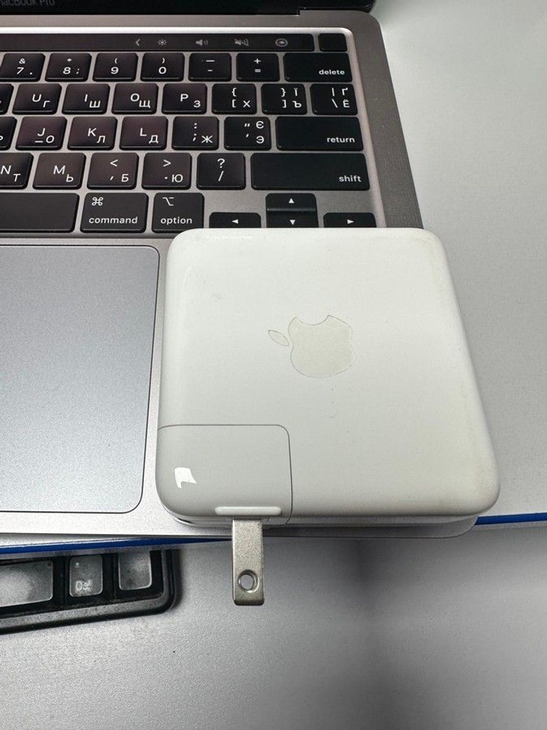 Apple a2338 macbook pro 13,3" m1 8-gpu/ ram8gb/ ssd256gb/ retina, truetone, touch bar Код:01-201053022. Зображення 5