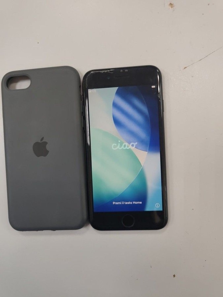 Дешево Apple iPhone SE 2020 128GB Black Slim Box (MHGT3) з ломбарду