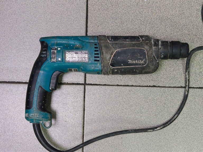 Купити Makita HR2470 Б/У