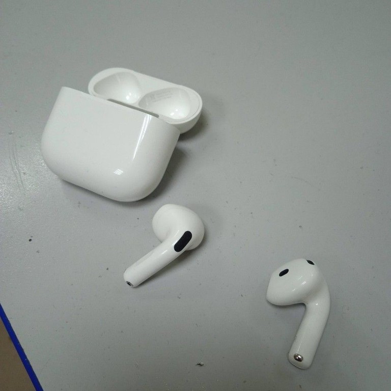 Объявление Apple airpods 4 with active noise cancellation Б/У