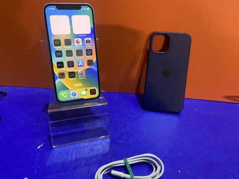 Купити Apple iPhone 12 64GB (PRODUCT)RED Б/У