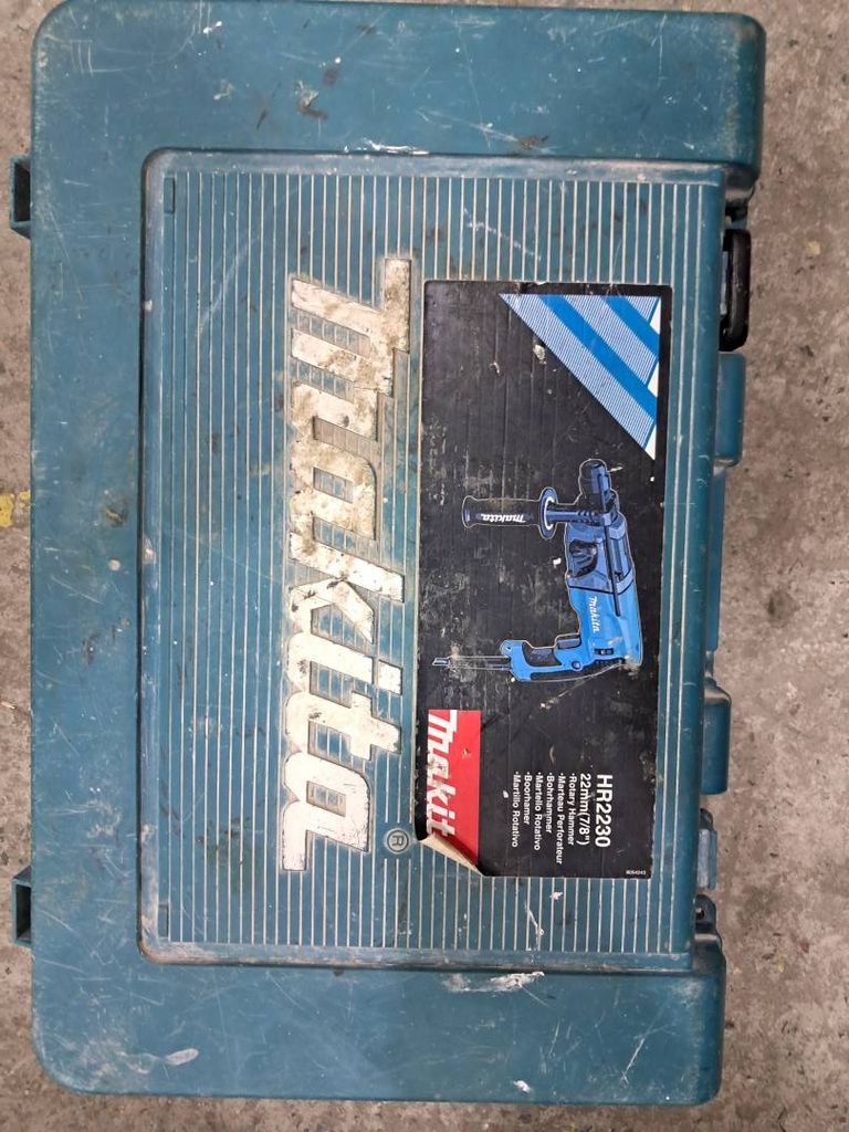 Makita HR2230