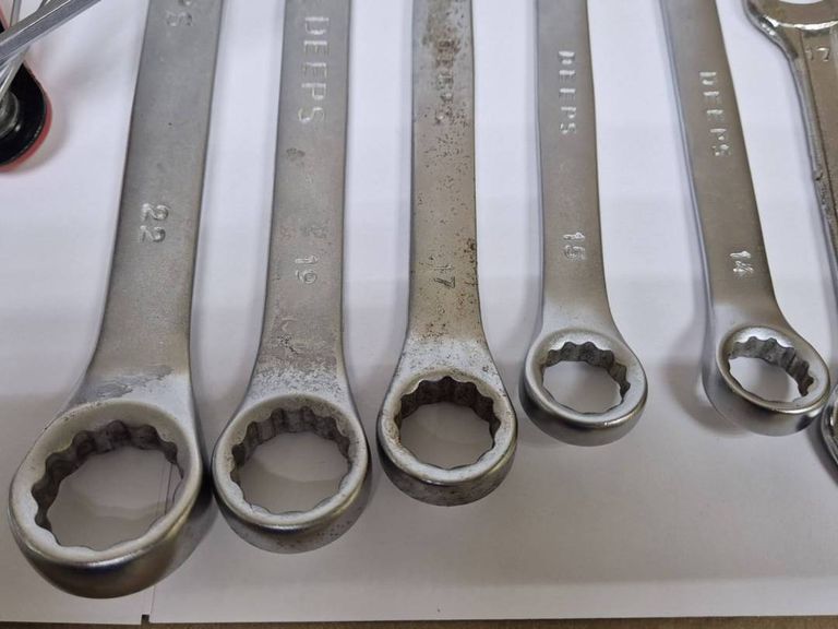 Дешиво Відсутній розвідний та гайковий ключі с ломбарда