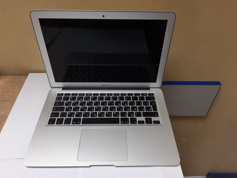 Купити Apple macbook air a1466 2017 13,3" core i5 1,8ghz/ram8gb/ssd128gb/intel hd graphics 6000 Б/У
