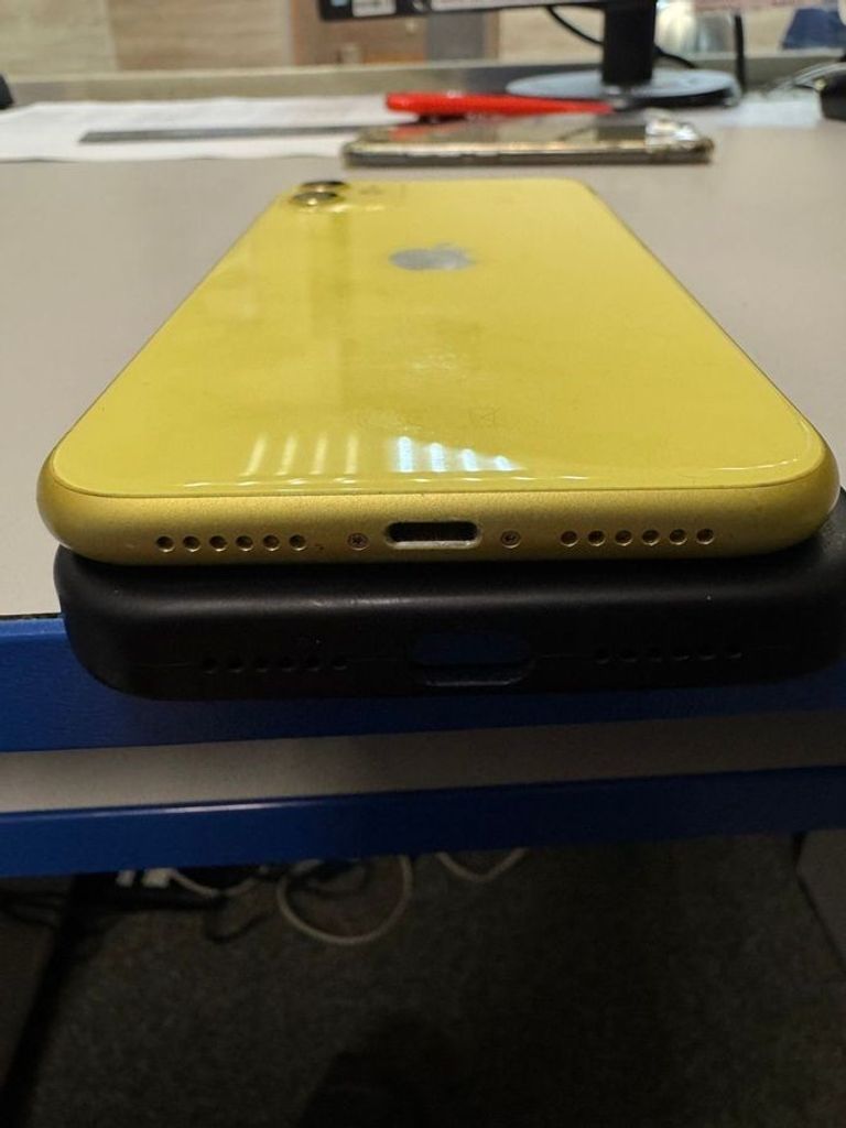 Купити Apple iphone 11 64gb Б/У