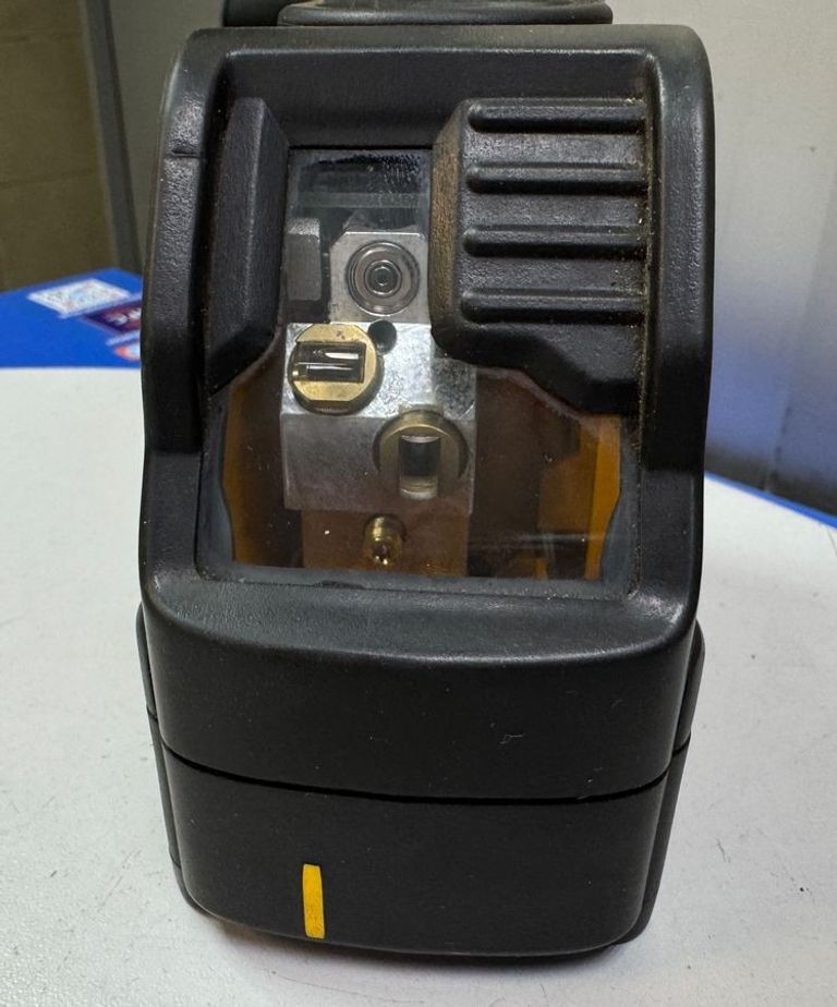 Розпродаж Dewalt dw 088, продавець Техноскарб