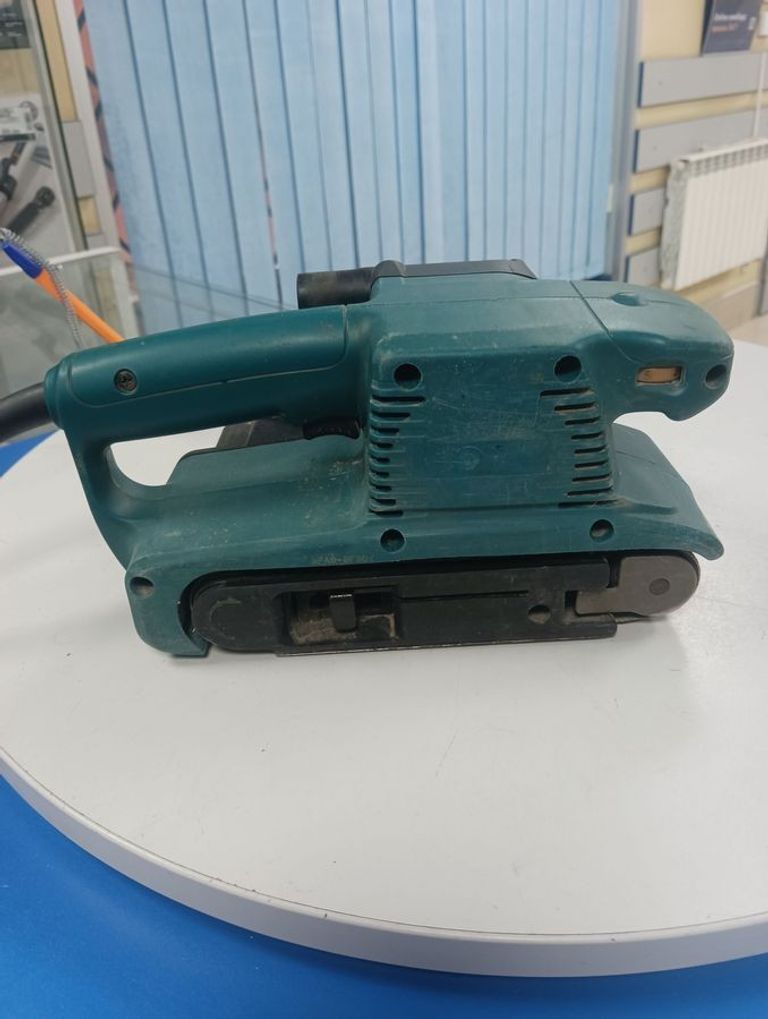 Оголошення Makita 9911 Б/У