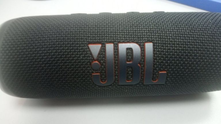 Купить Jbl Flip 6 Black (JBLFLIP6BLK) Б/У