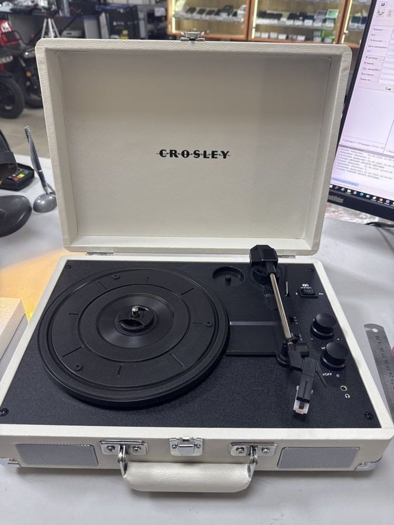 Купити Crosley Cruiser Plus Light Tan (CR8005F-LT) Б/У