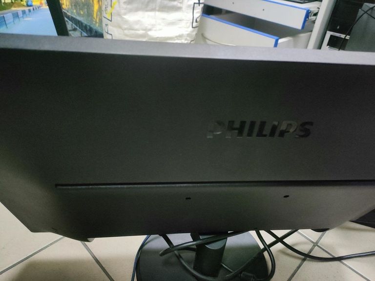 Дешево Philips 223v5lsb/00 з ломбарду