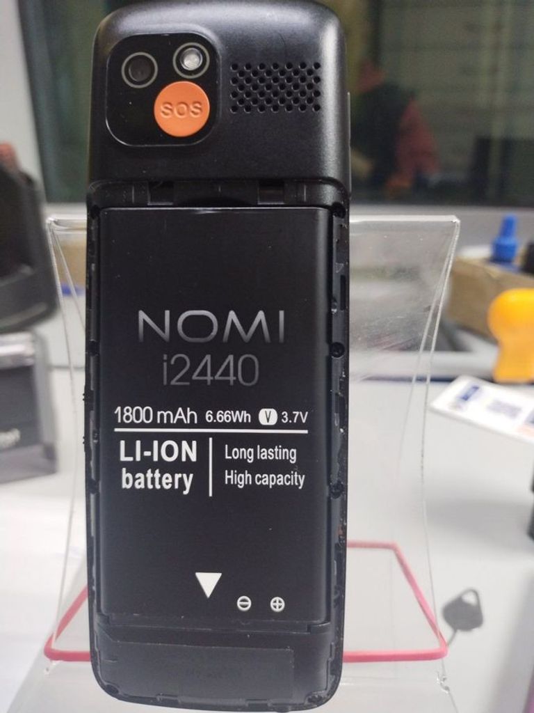 Дешево Nomi i2440 Black з ломбарду