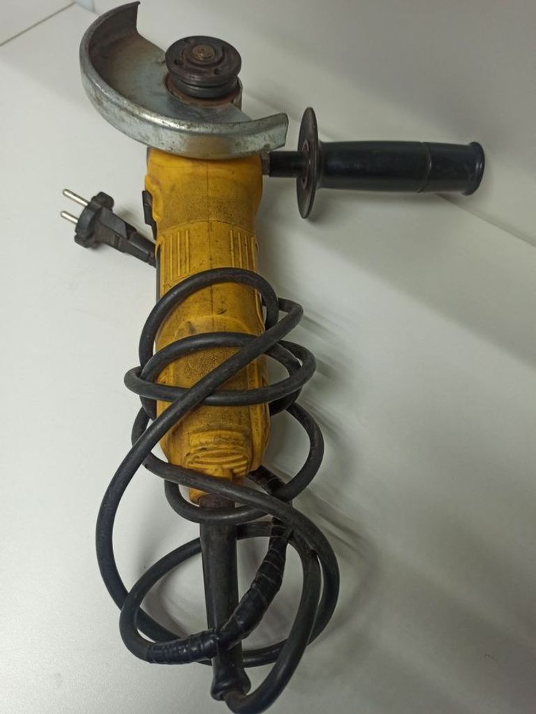 Дешево DeWALT DWE4051 з ломбарду
