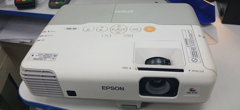 Купити Epson eb-905 Б/У