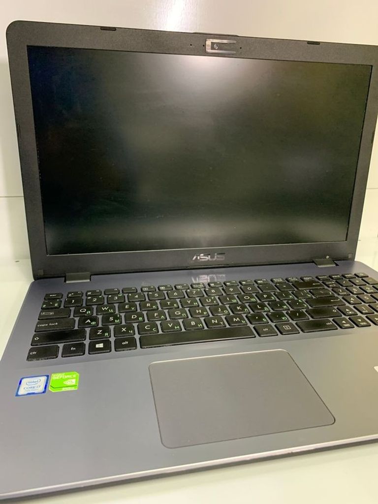 Дешиво Asus 15/core i7 7500u ddr3/8gb ddr3/ssd 128 gb/geforce 940mx 2gb с ломбарда
