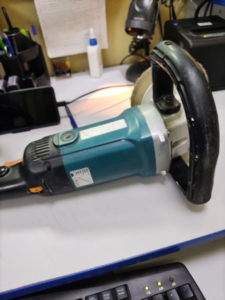 Дешиво Makita 9227CB с ломбарда