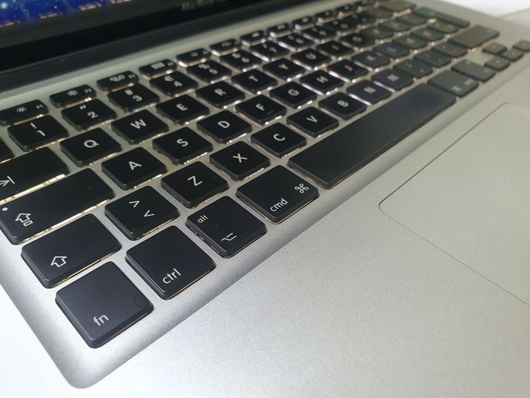 Apple a1708 /macbook pro 13,3" core i5 2,3ghz/ram8gb/ssd128gb/intel iris plus graphics 640 Код:01-200845286. Изображение 6