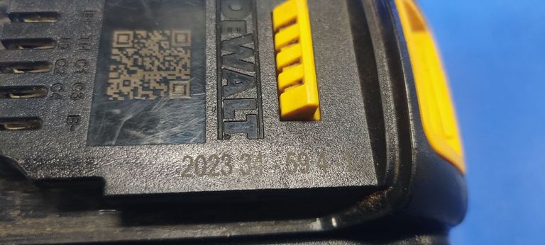 Розпродаж Dewalt DCF900NT, продавець Техноскарб