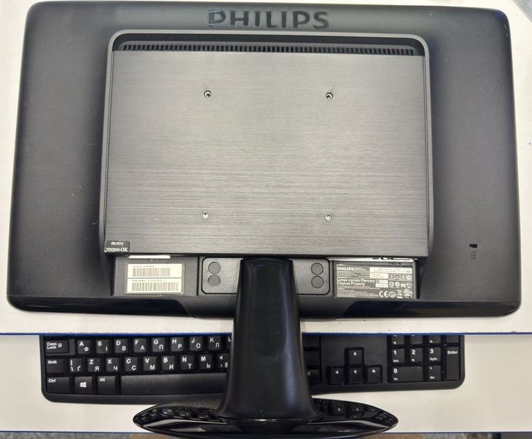 Дешиво Philips 192e2sb2 с ломбарда