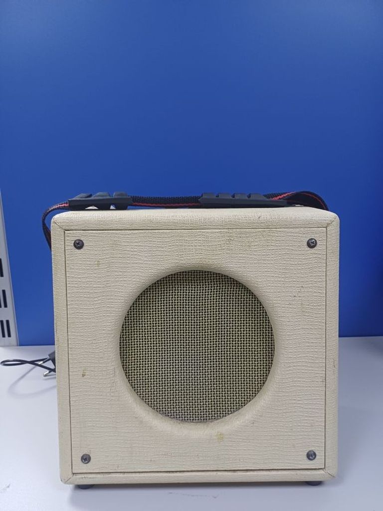 Купити Cort a mini Б/У