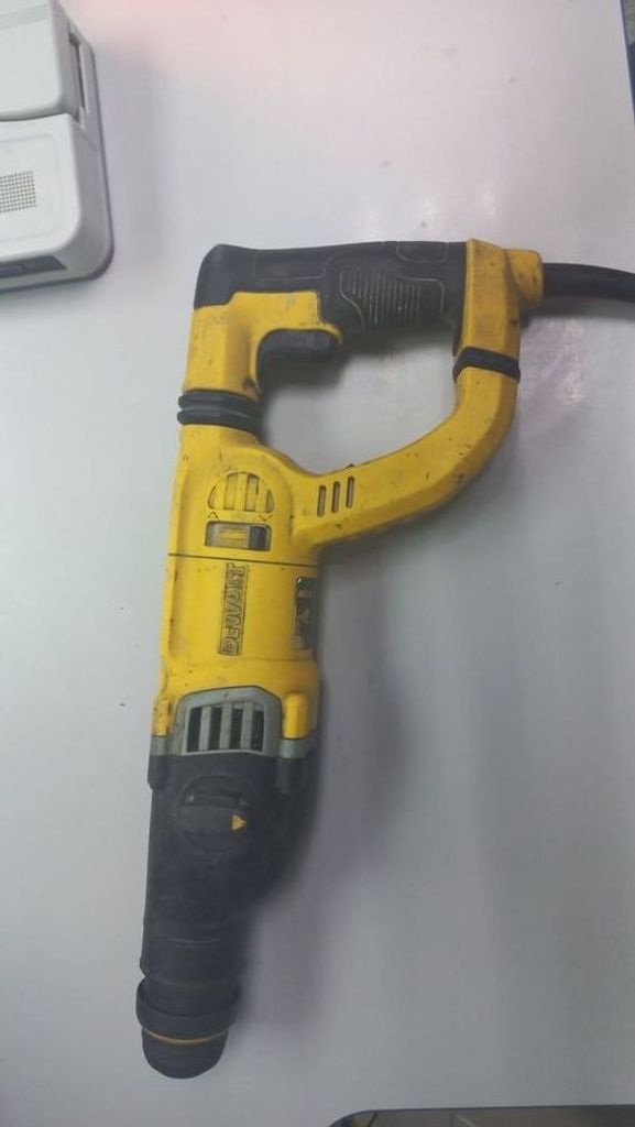 Оголошення Dewalt D25263K Б/У