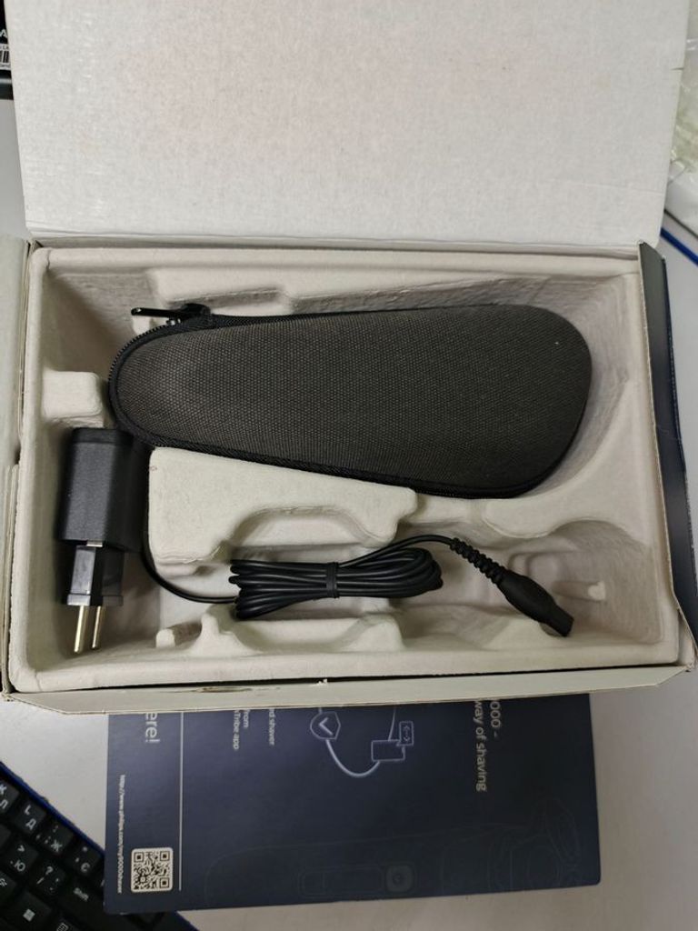 Розпродаж Philips Norelco Wet & Dry Shaver Series 9000 Shaver 9400 S9502/83, продавець Техноскарб