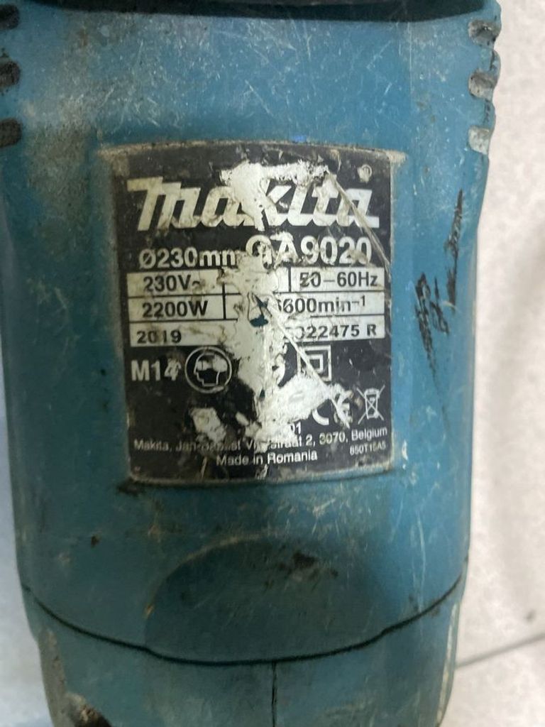 Дешево Makita GA9020 з ломбарду