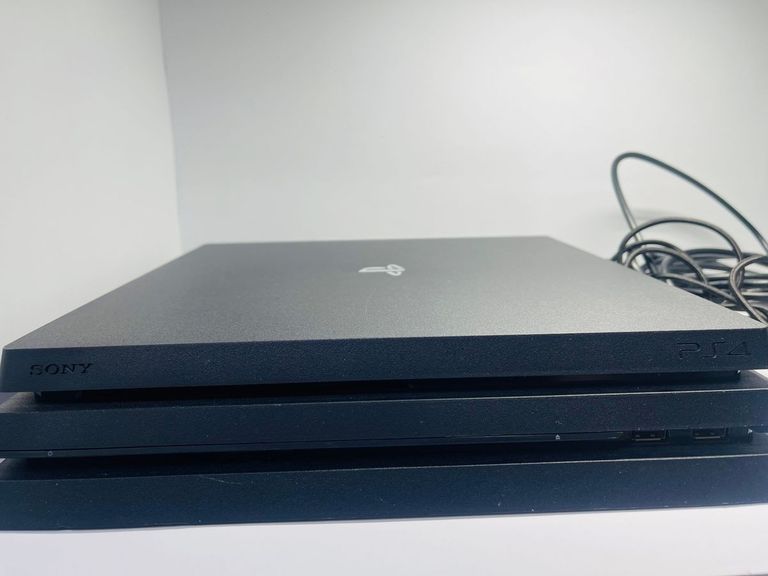 Дешиво Sony playstation 4 pro 1tb с ломбарда