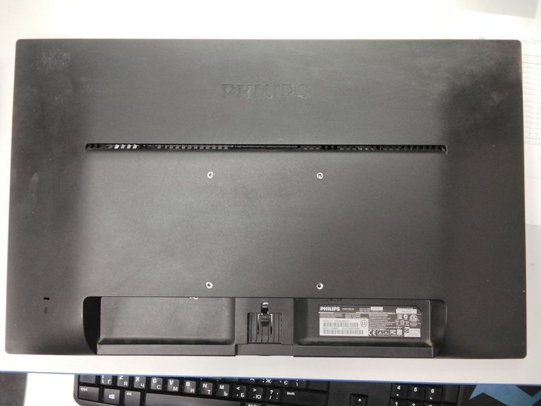 Оголошення Philips 223v5l Б/У