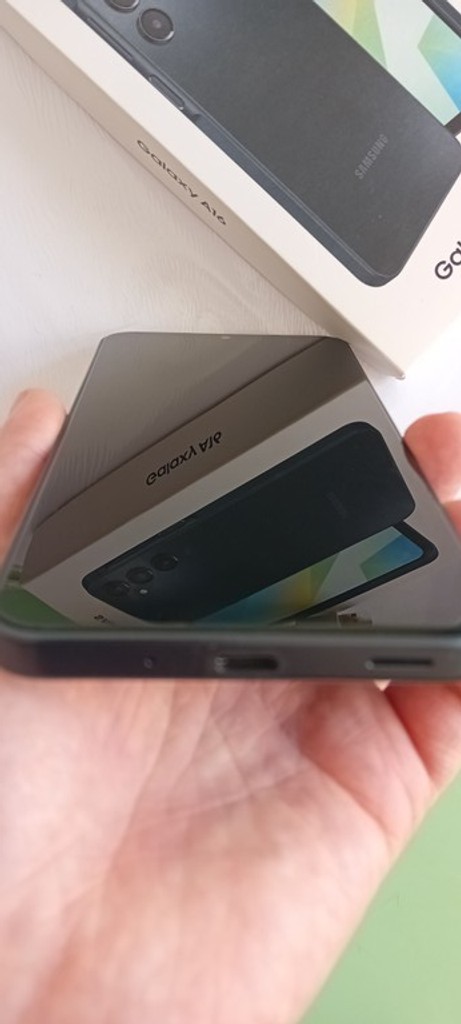 Дешево Samsung Galaxy A16 8/256GB Black (SM-A165FZKC) з ломбарду