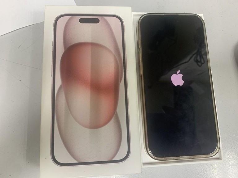 Apple iPhone 15 256GB Green Код:01-200954486. Зображення 6