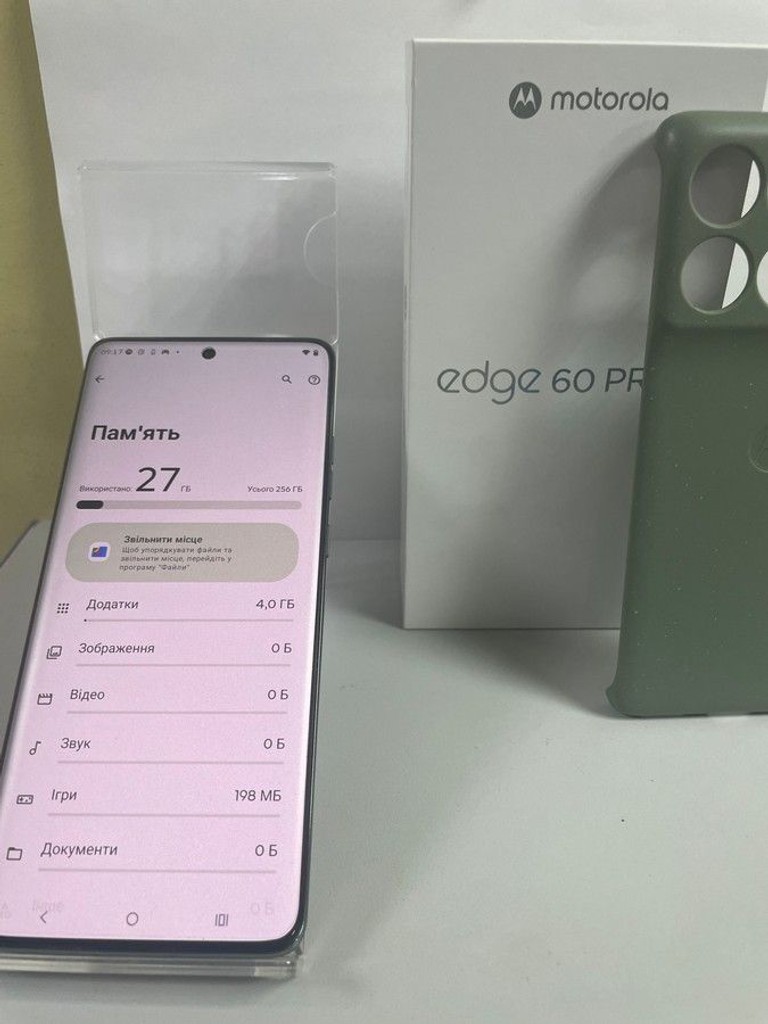 Motorola Moto Edge 60 Pro 8/256GB Sparkling Grape (PB7X0088RS) Код:01-200955538. Зображення 5
