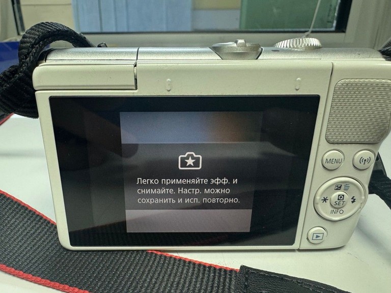 Canon EOS M100 kit (15-45mm) IS STM White Код:01-200955910. Зображення 6