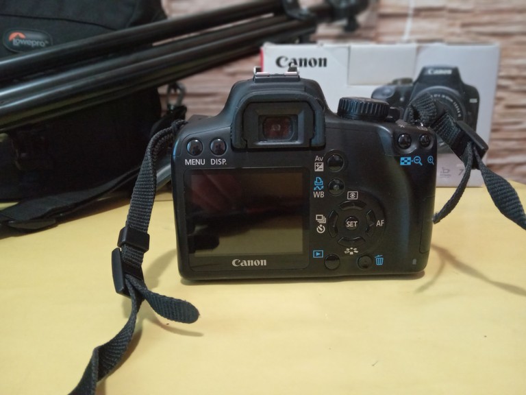 Оголошення Canon eos 1000d canon ef-s 18-55mm f/3.5-5.6 is Б/У