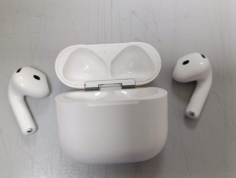 Дешиво Apple airpods 4 с ломбарда